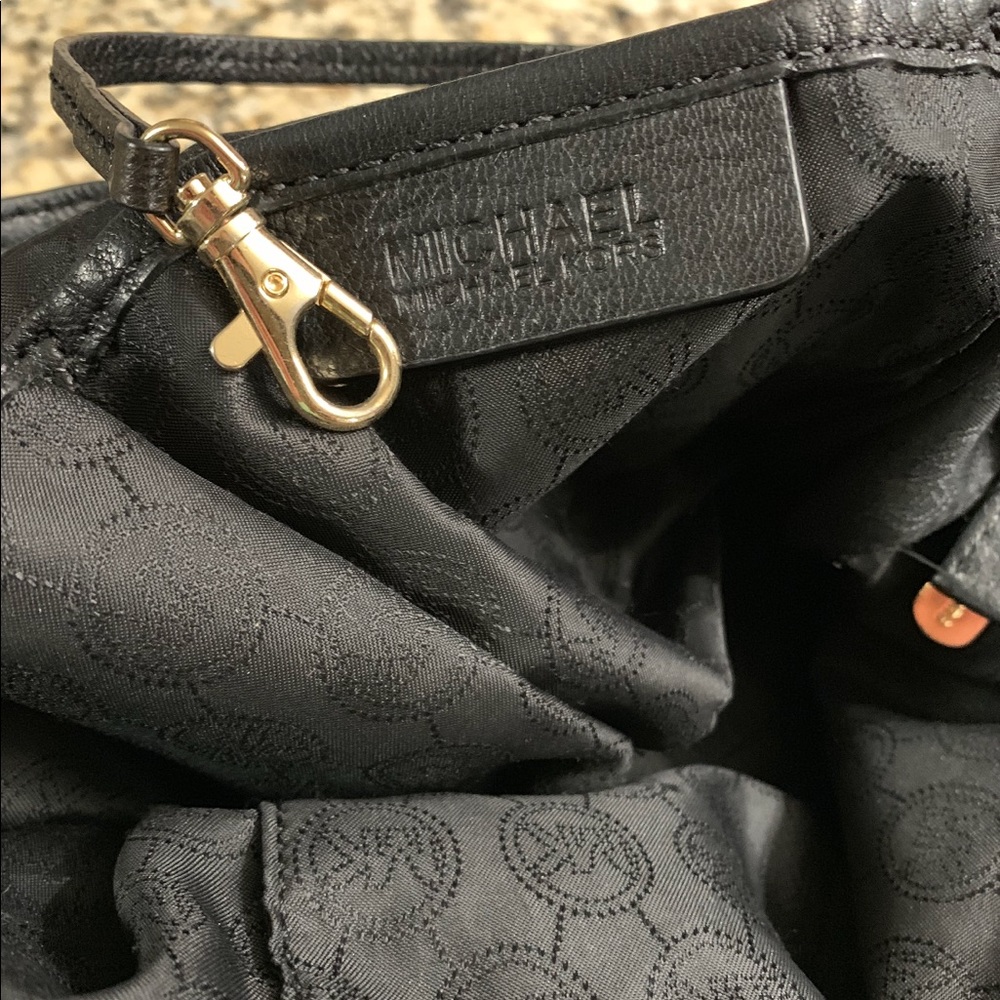***Michael Kors Black pebbled leather hobo bag*** - Picture 4 of 8